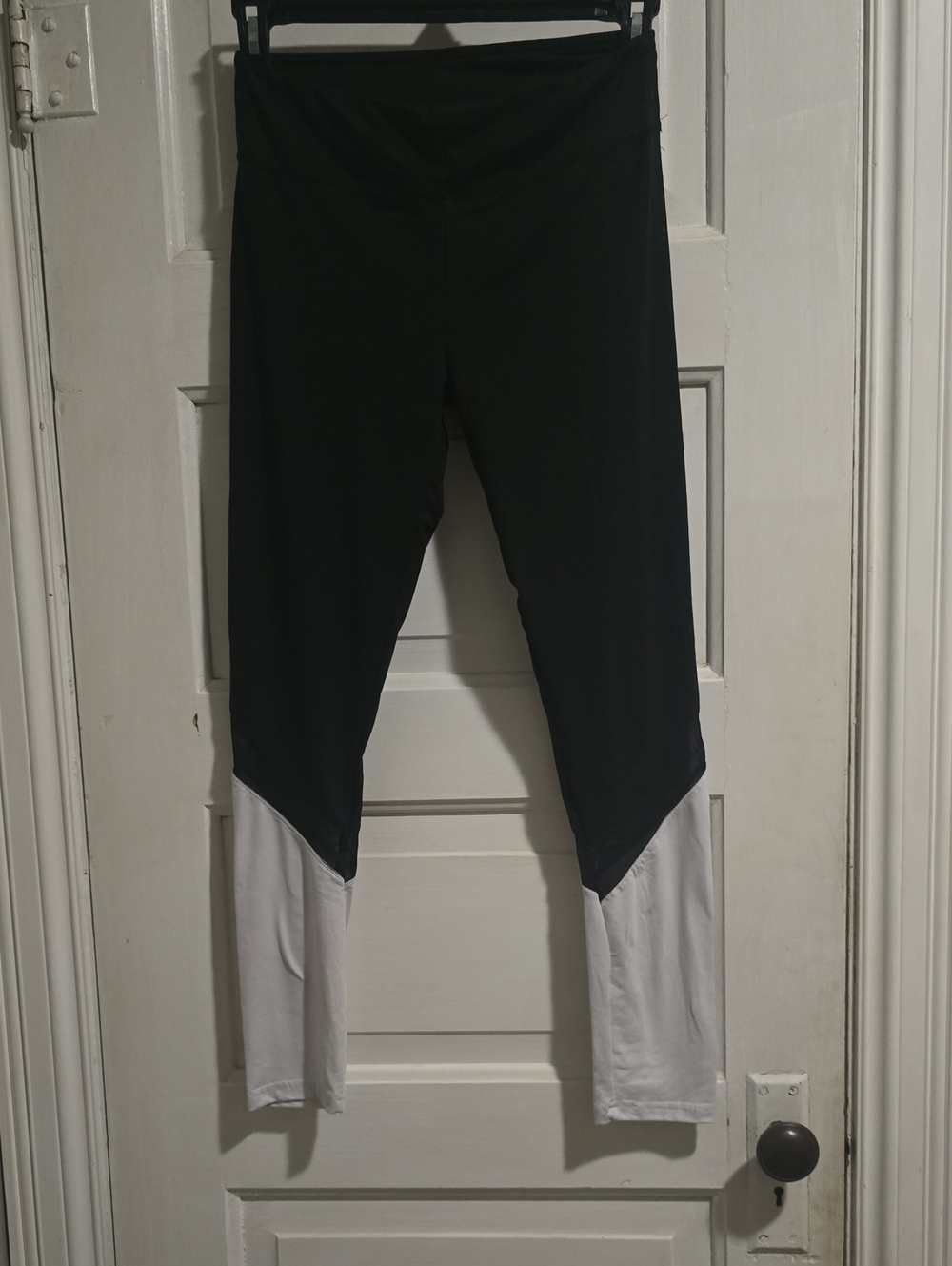 Charlotte Russe Black and White Colorblock Capri Leggings
